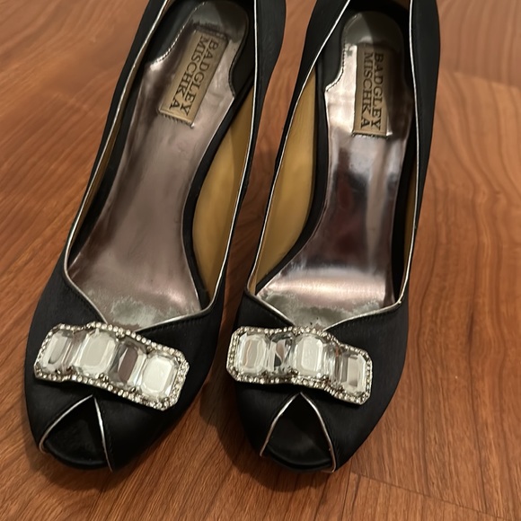 Badgley Mischka black satin heels gem detail 9 - Picture 8 of 8